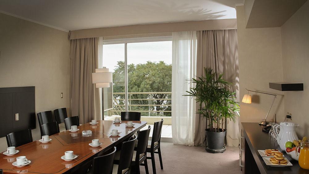 Howard Johnson Plaza Resort&Casino Mayorazgo Paraná Exterior foto A suite at the InterContinental
